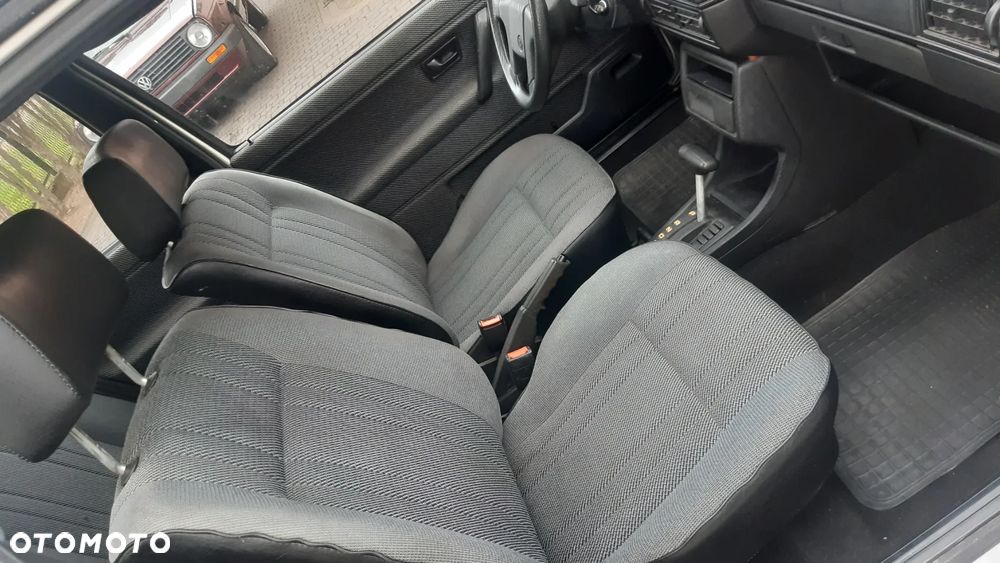 Volkswagen Golf - 12
