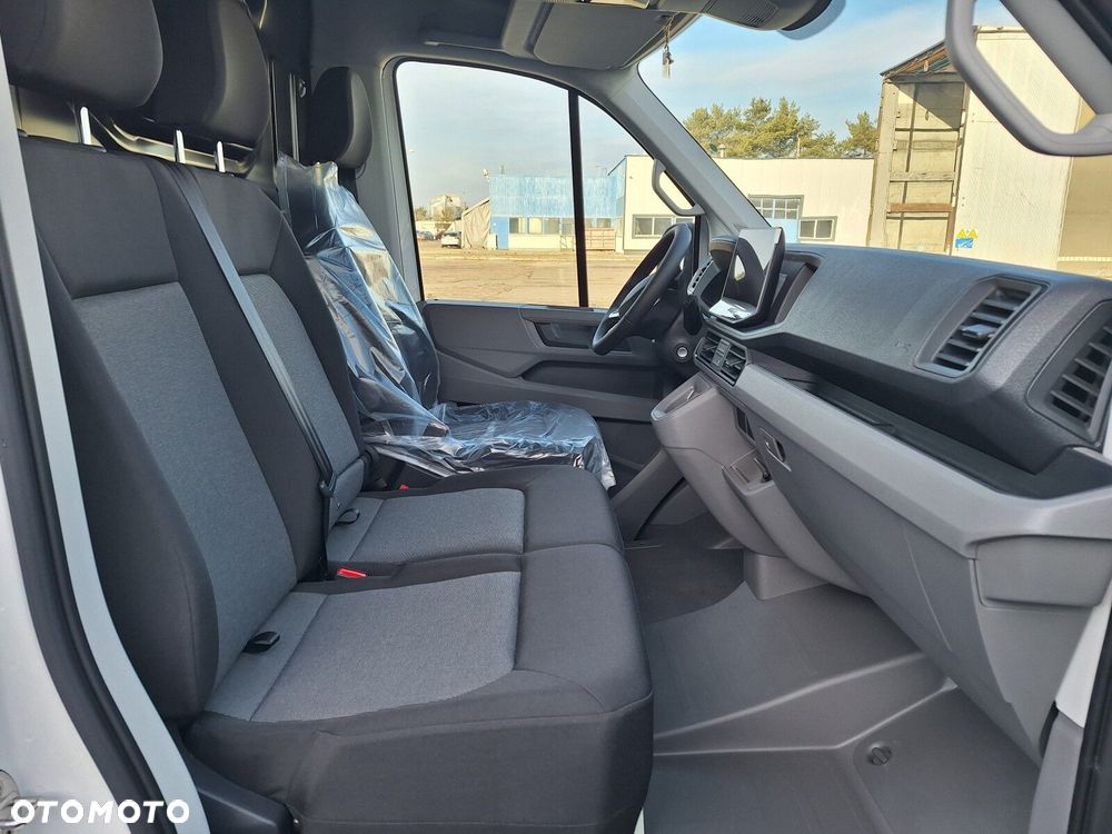 Volkswagen Crafter 35 Furgon z wysokim dachem silnik: 2,0 l EU6 SCR 177 KM, przedni 8-bieg.automatyczna, r.o : 4490 mm - 21