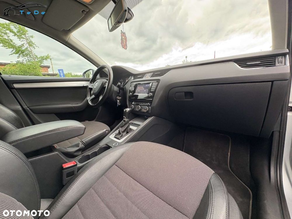 Skoda Octavia 1.4 TSI Elegance DSG - 30