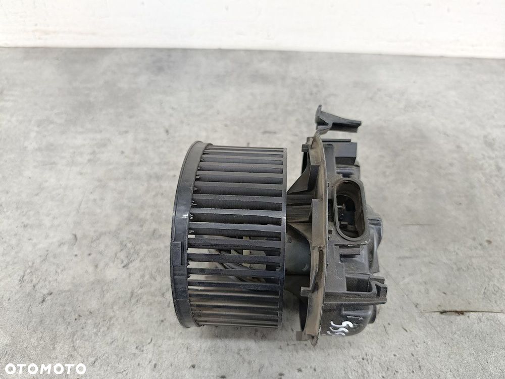 WENTYLATOR NAWIEWU, DMUCHAWA RENAULT CLIO III N1039920  GMVB85 VALEO 1.5 - 5