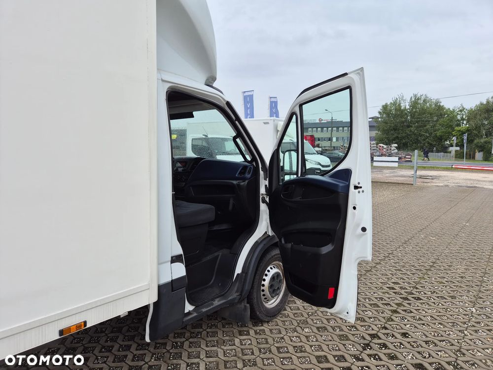 Iveco Daily 35S14 2.3 HPi Hi-Matic, kontener 8PAL, klima - 18