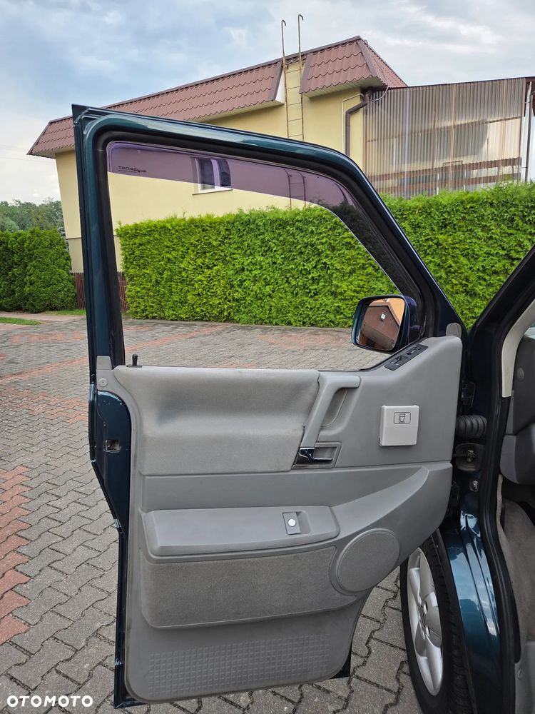 Volkswagen Multivan - 20