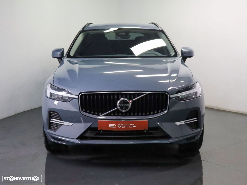 Volvo XC 60 2.0 B4 Momentum Plus - 3
