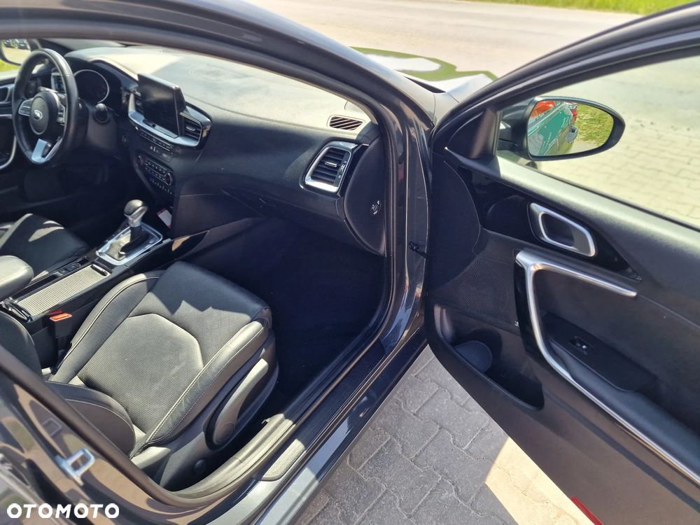 Kia Ceed 1.6 CRDi Eco-Dynamics+ (48V Mild-Hybrid) DCT7 Platinum Edition - 37