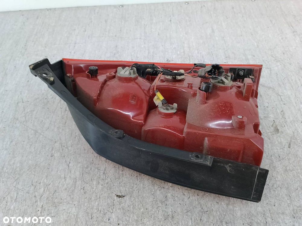 LAMPA TYLNA LEWA HYUNDAI TUSCON I 92401-2E0 - 6