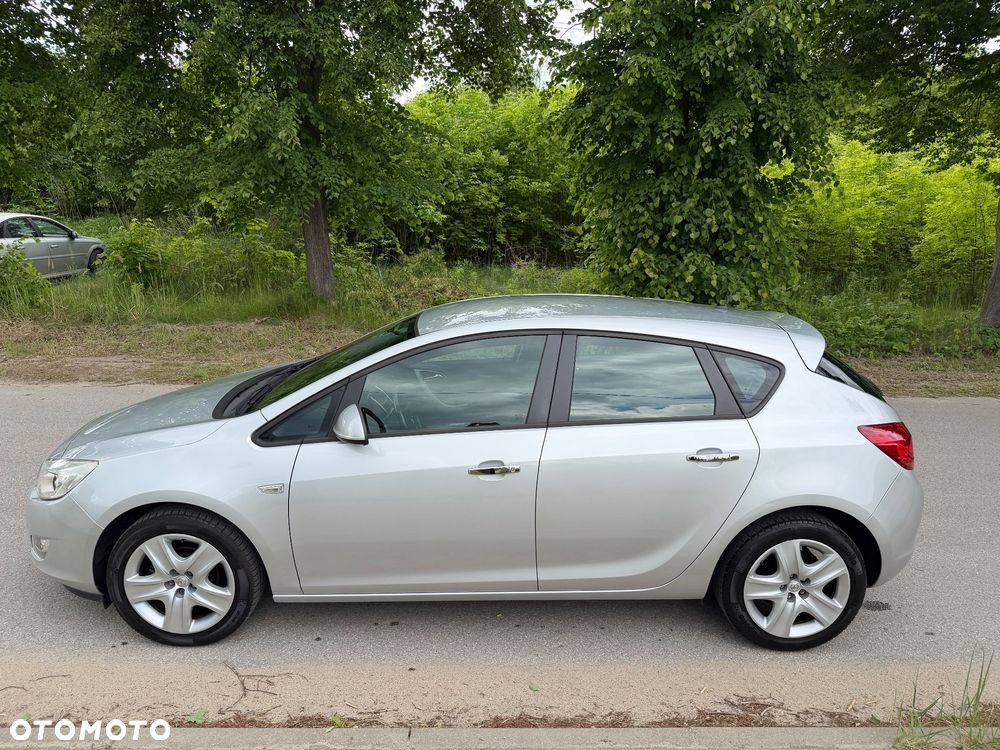 Opel Astra 1.4 Turbo - 10