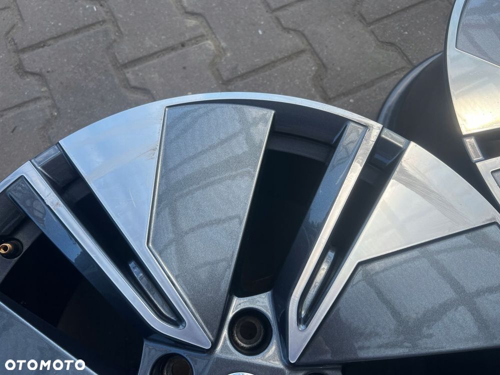KOMPLET FELG FELGI ALU SKODA OCTAVIA SUPERB ENYAQ 19 ET45 ORYGINALNE - 9