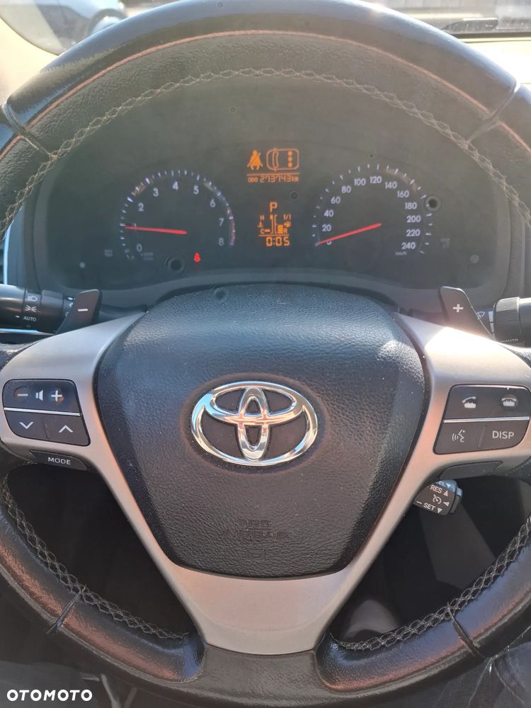 Toyota Avensis 1.8 Premium MS - 3