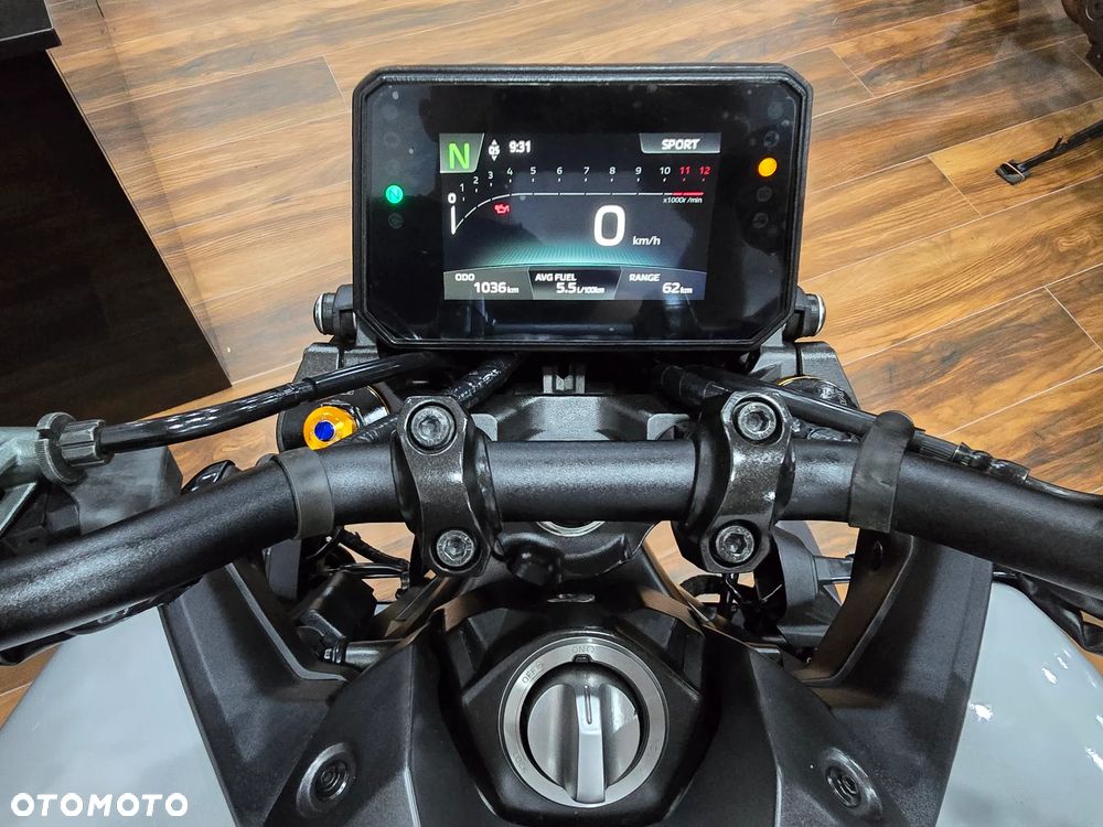 Yamaha MT - 5
