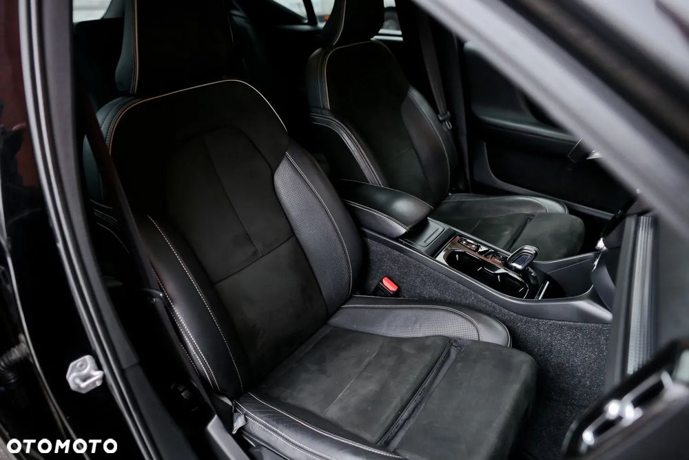 Volvo XC 40 D3 Geartronic R-Design - 24