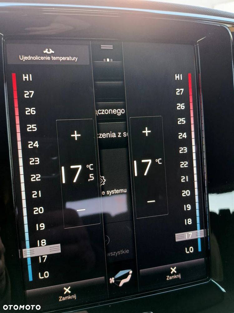Volvo XC 40 T2 Momentum Core - 22