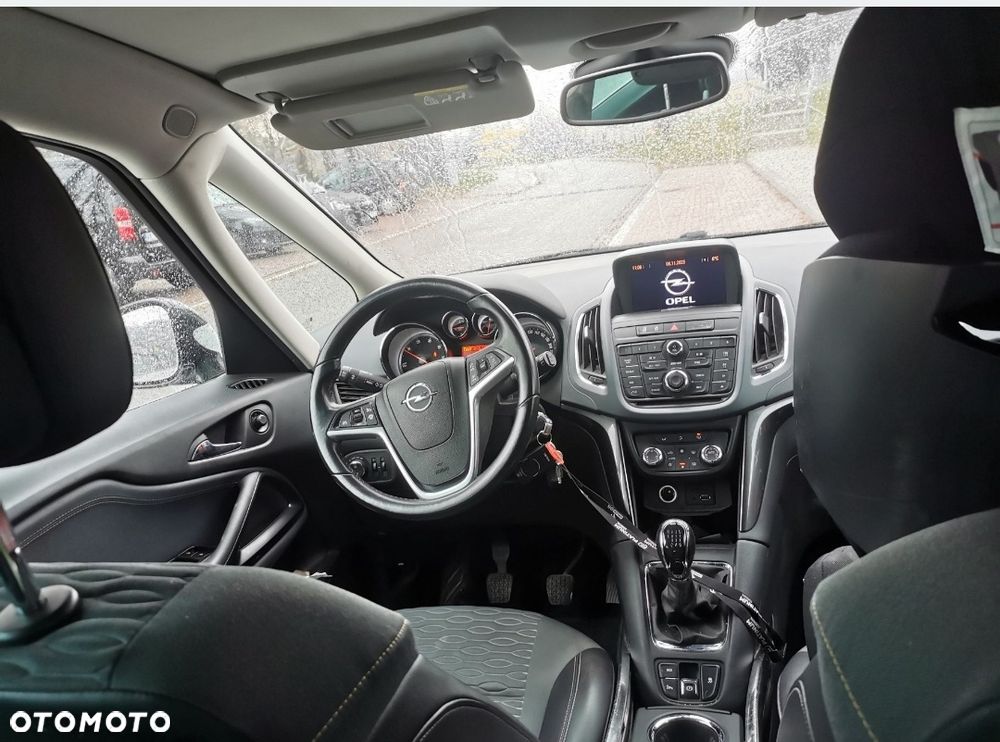 Opel Zafira - 8