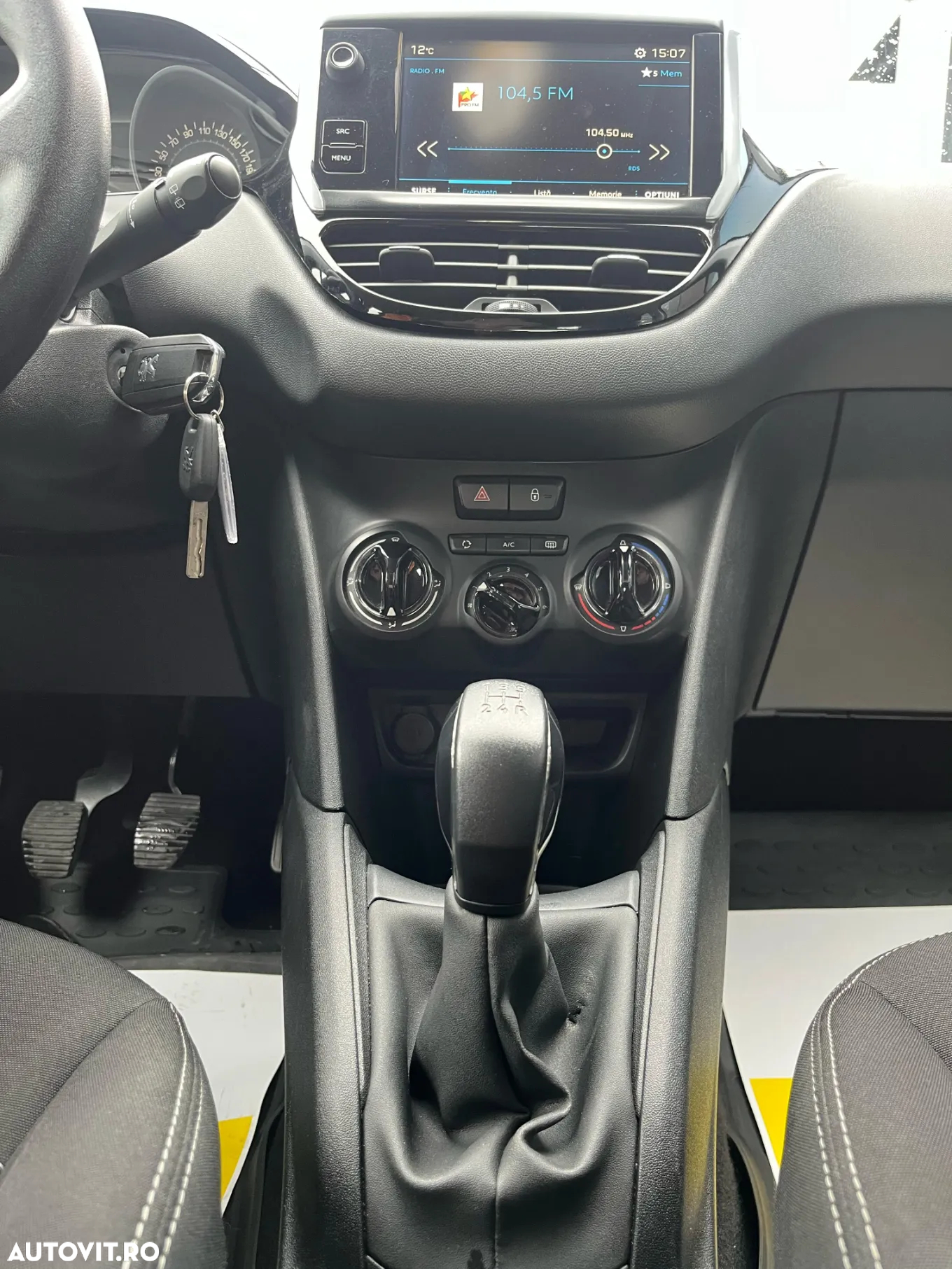 Peugeot 208 1.2 L PureTech Allure - 30