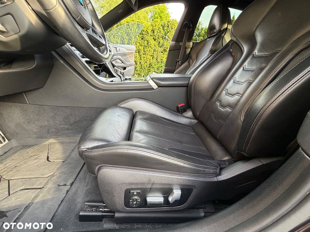 BMW Seria 8 M850i xDrive - 24
