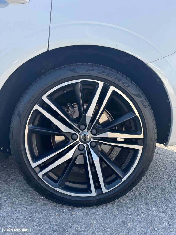 Volvo XC 60 2.0 T8 PHEV R-Design AWD - 34
