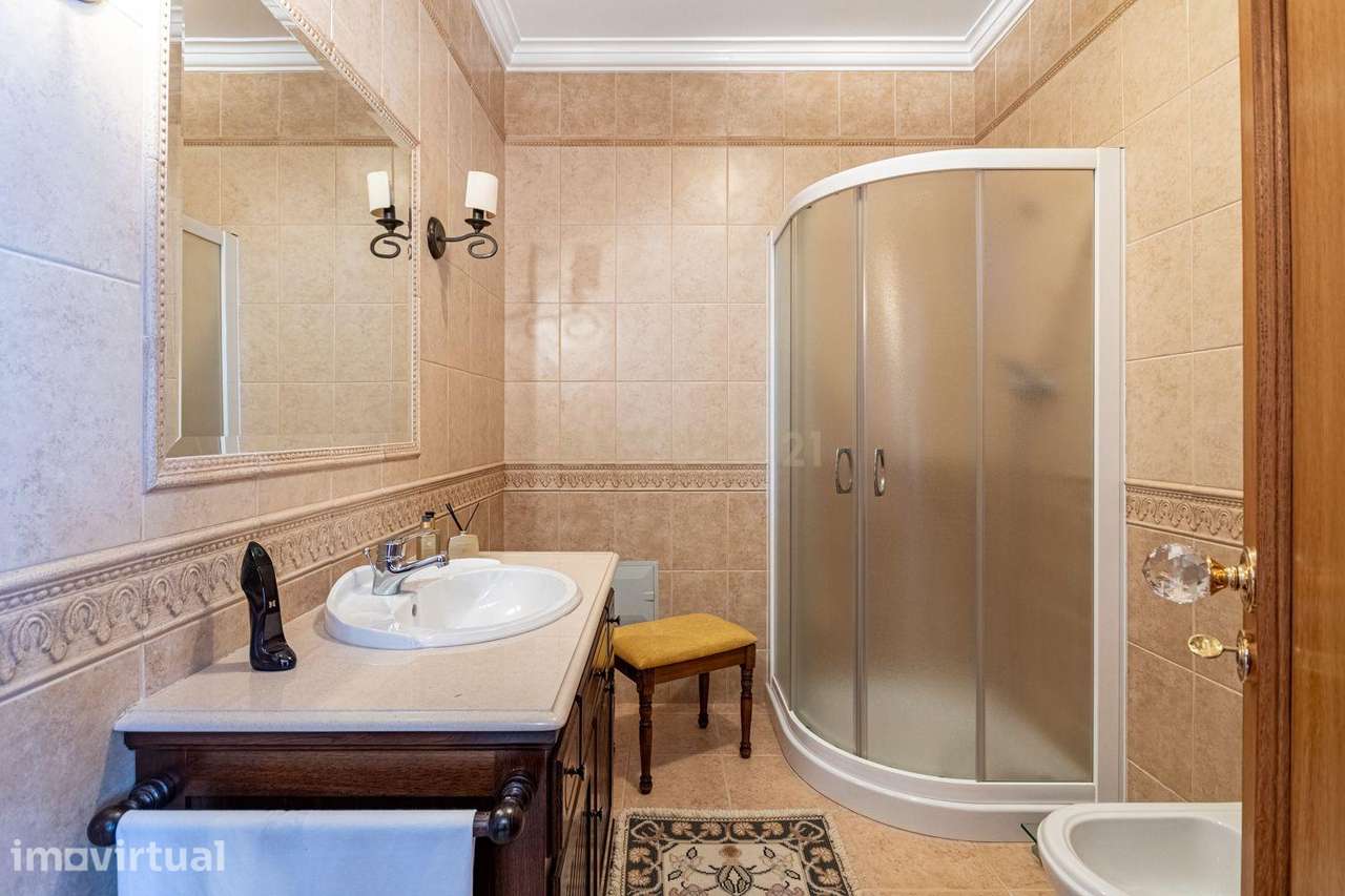 MORADIA T4 - SANTARÉM - Conforto, Elegância e Funcionalidade - Grande imagem: 4/60