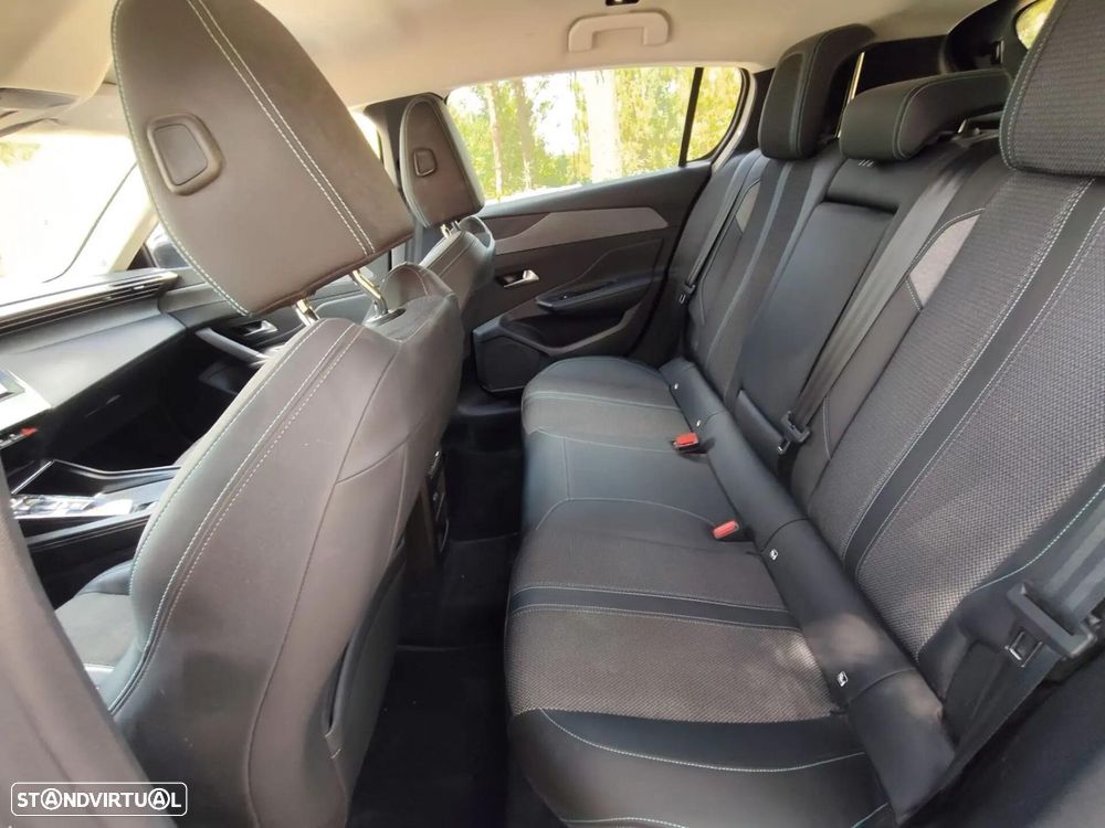 Peugeot 308 1.2 PureTech Allure EAT8 - 21