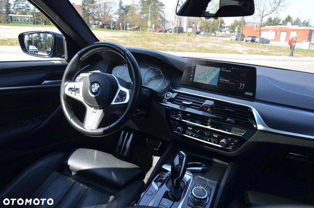 BMW Seria 5 520d Sport - 28