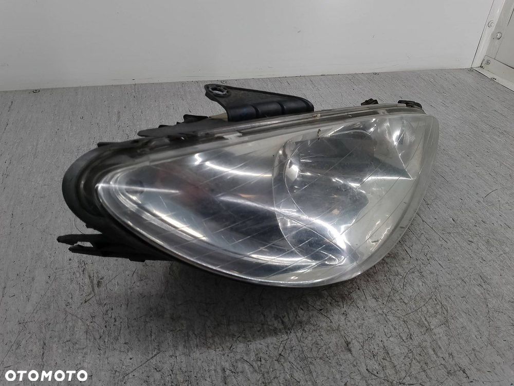 LAMPA PRZÓD PRAWA PEUGEOT 206 9628666780 89001770 - 8