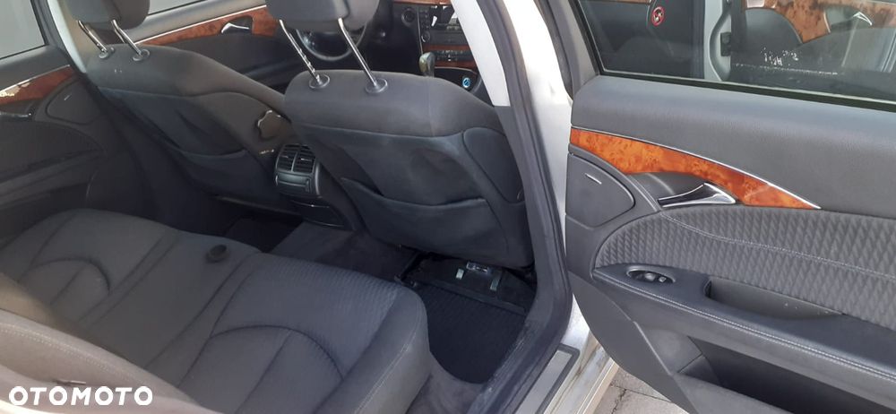 Mercedes-Benz Klasa E 270 CDI T Elegance - 9