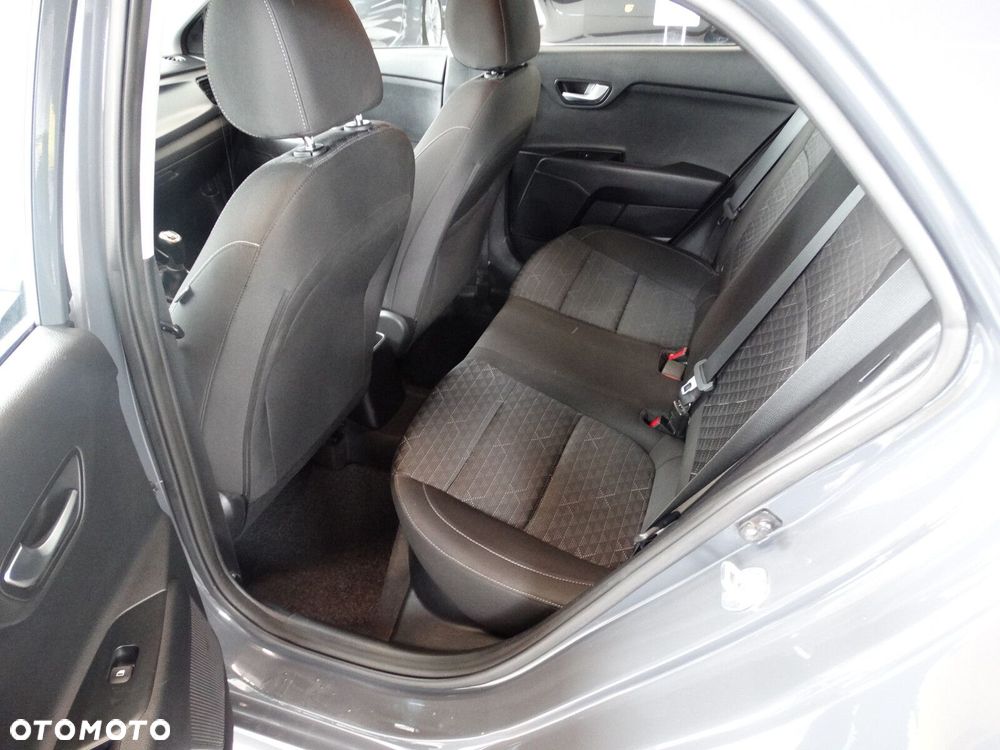 Kia Rio - 14
