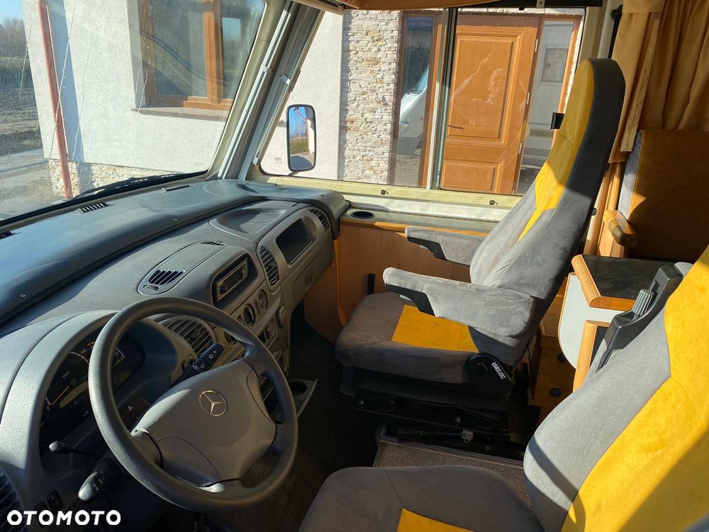 Mercedes-Benz Sprinter - 9