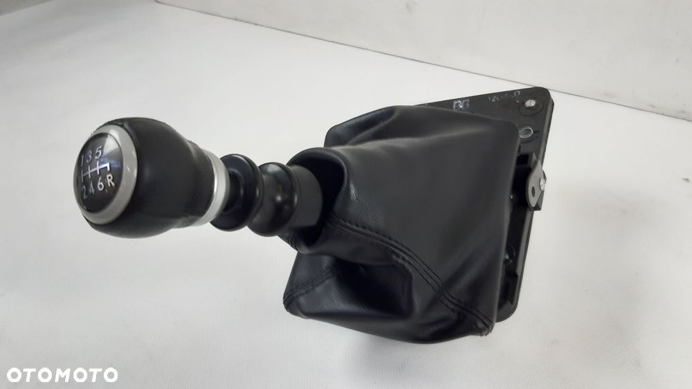 SUBARU XV I 11- DŹWIGNIA ZMIANY BIEGÓW - 2