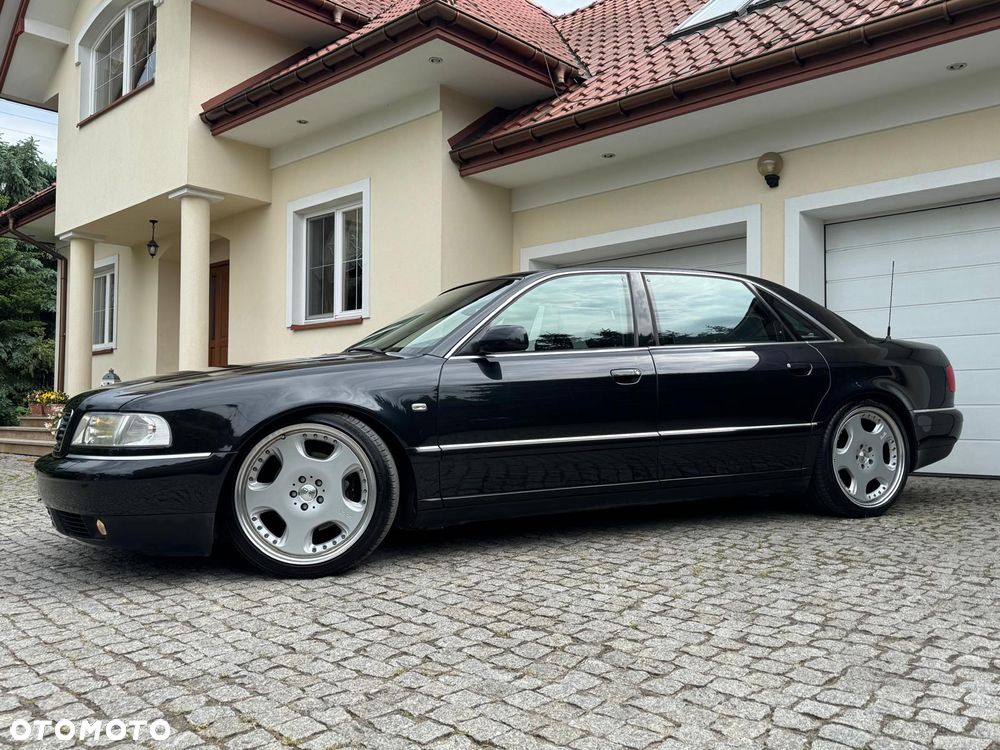 Audi A8 - 4