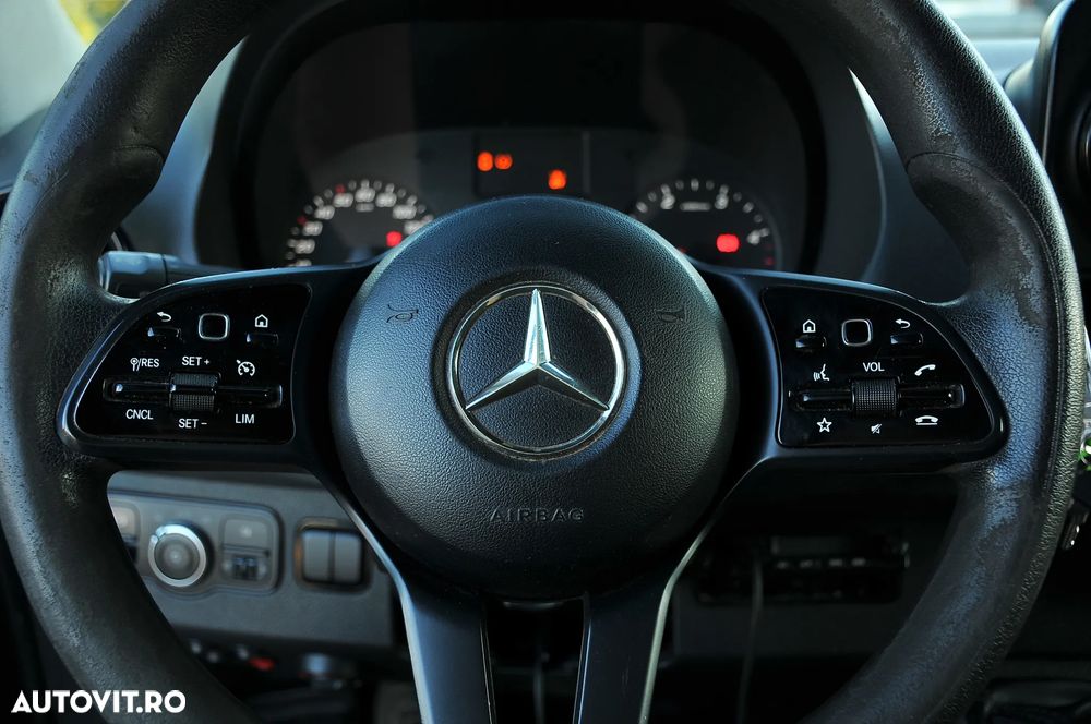 Mercedes-Benz Sprinter - 16