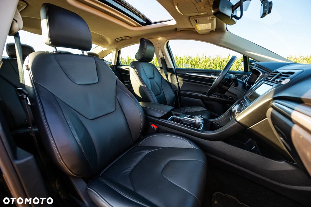 Ford Fusion 2.0 EcoBoost Titanium - 13