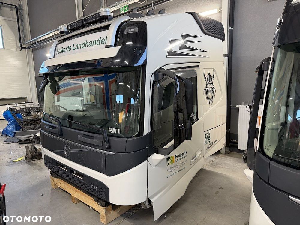 KABINA KOMPLETNA VOLVO GLOBETROTTER FM5 EURO6 - 2