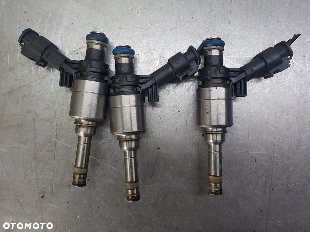 AUDI A4 B8 1.8 TFSI WTRYSKIWACZ 06H906036H/B - 1