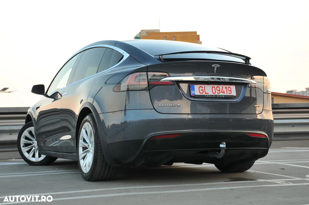 TESLA Model X 2018 — imagine 2