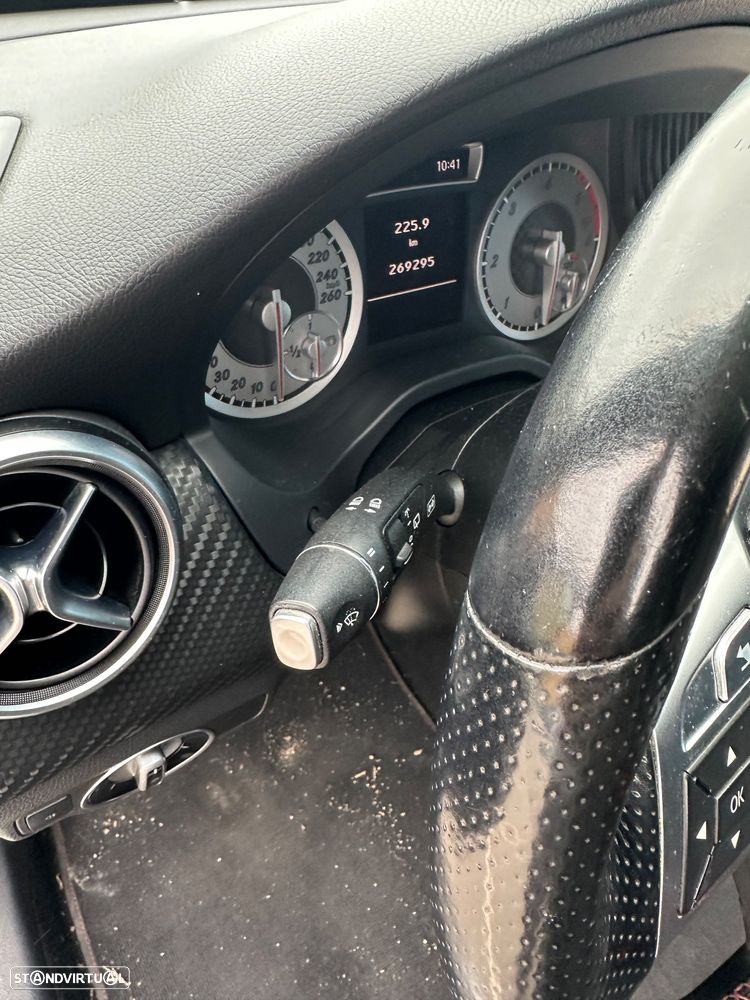 Mercedes-Benz A 200 CDI BE AMG Line - 23