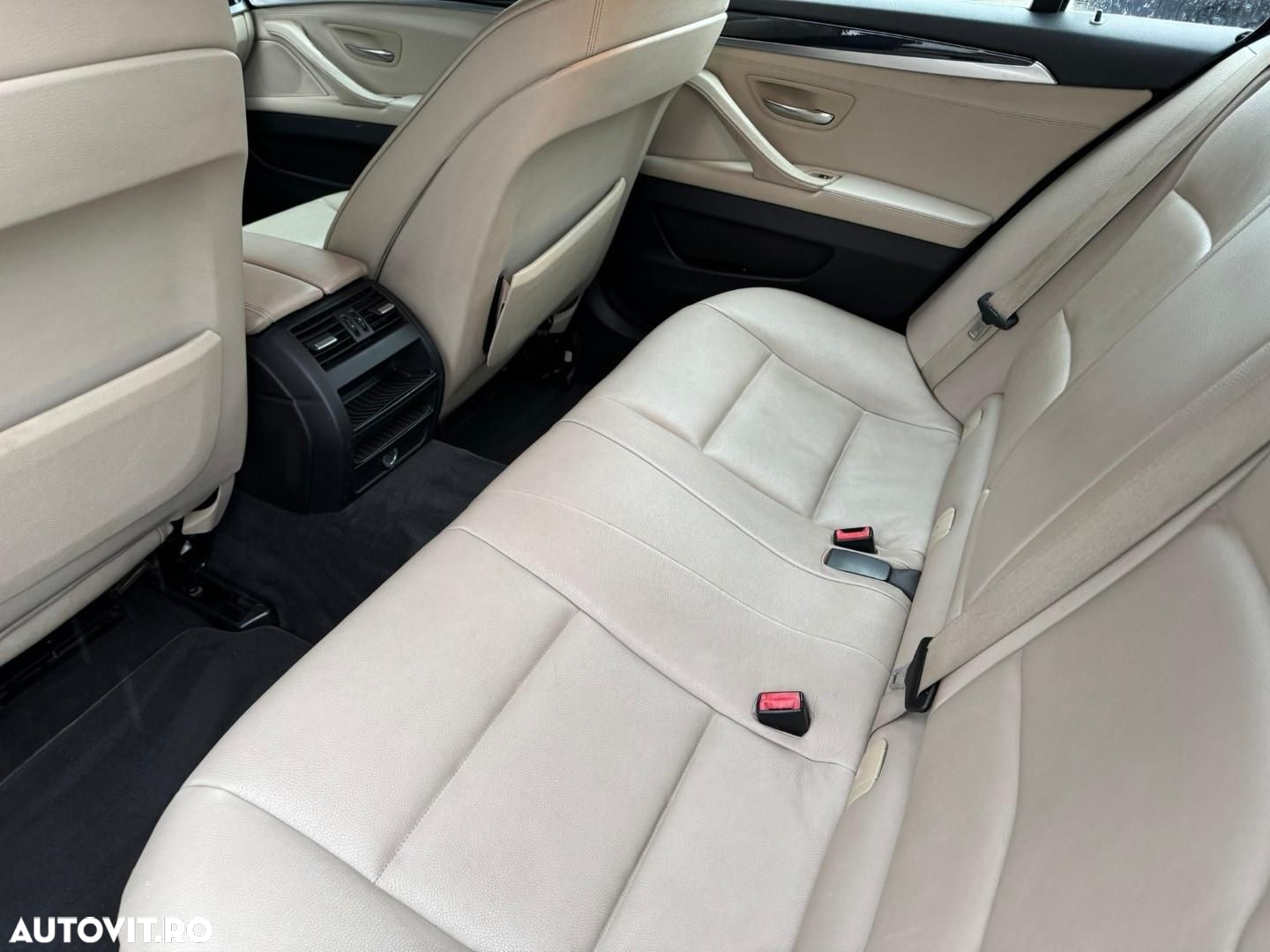 BMW Seria 5 520d Touring - 11