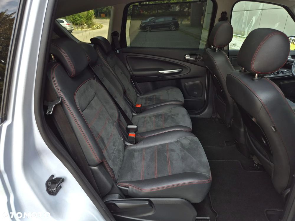 Ford S-Max - 16