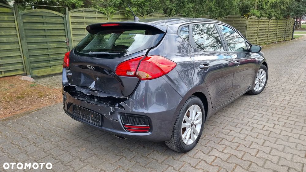 Kia Ceed 1.4 Smart Plus - 13