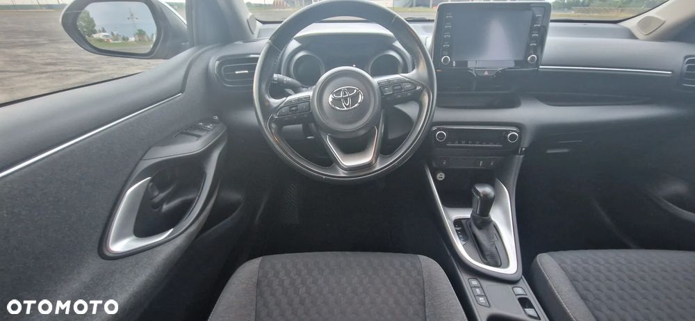 Toyota Yaris - 10