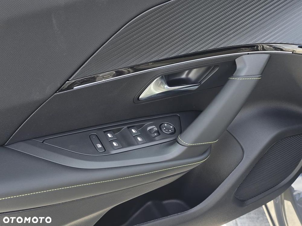 Peugeot 2008 PureTech mHEV GT e-DCS6 - 10