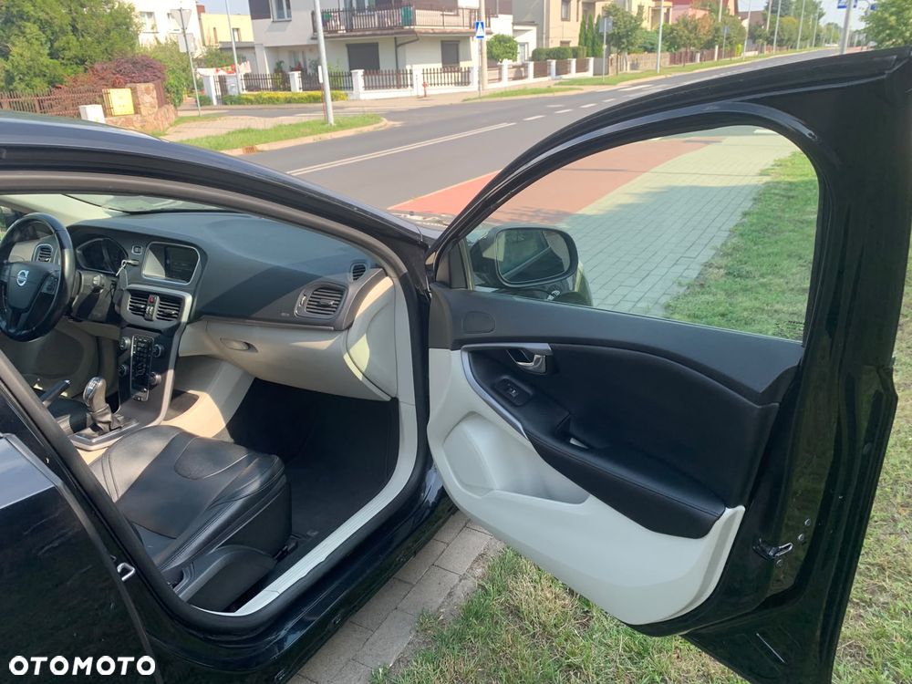 Volvo V40 D2 R-Design Kinetic - 28