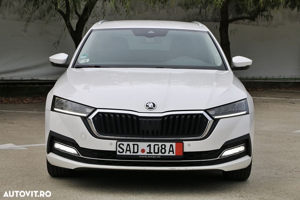 Skoda Octavia Combi 2.0 TDI DSG Sportline - 22