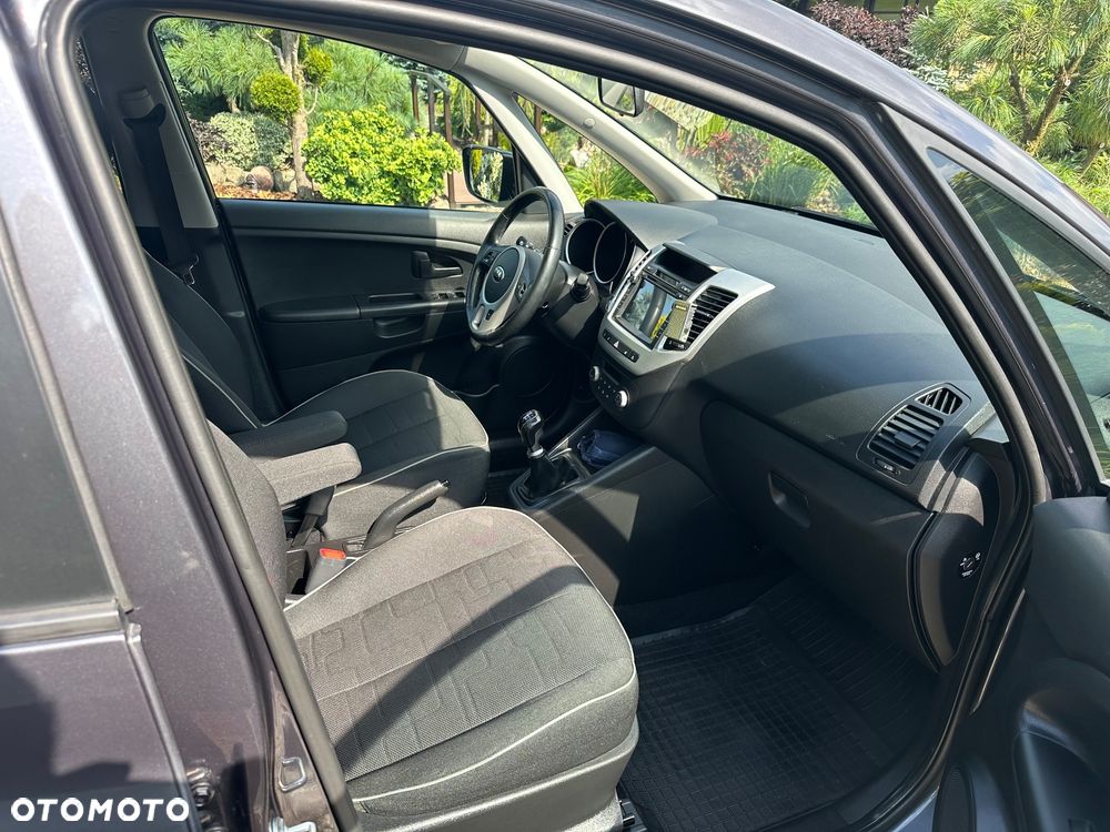 Kia Venga - 17