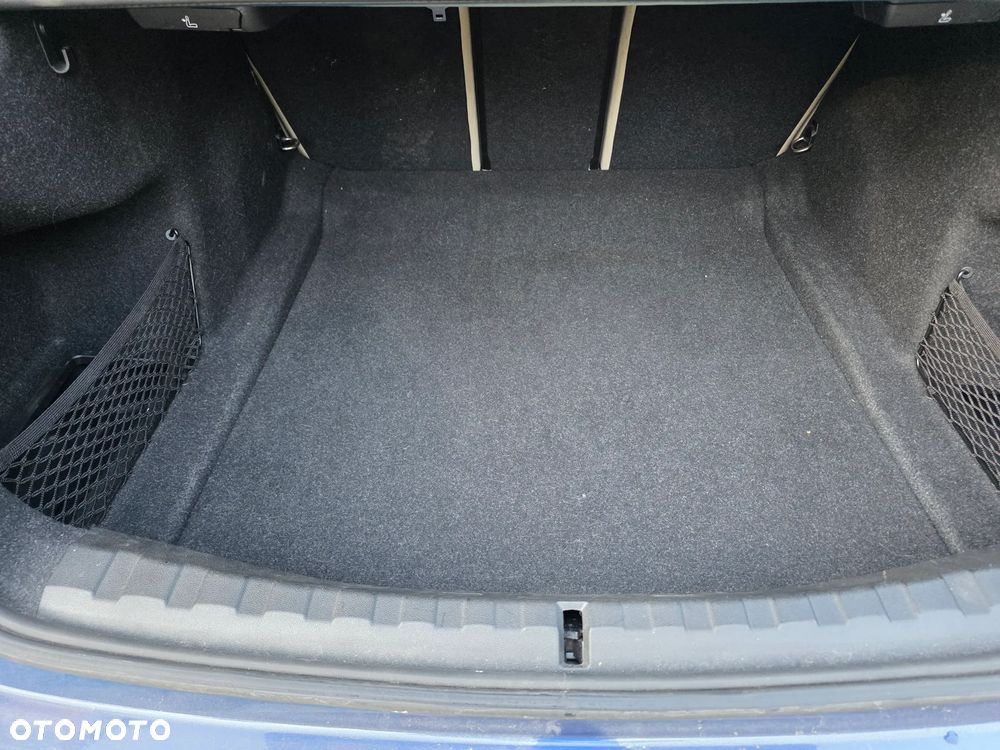 BMW Seria 3 330i Sport Line - 12