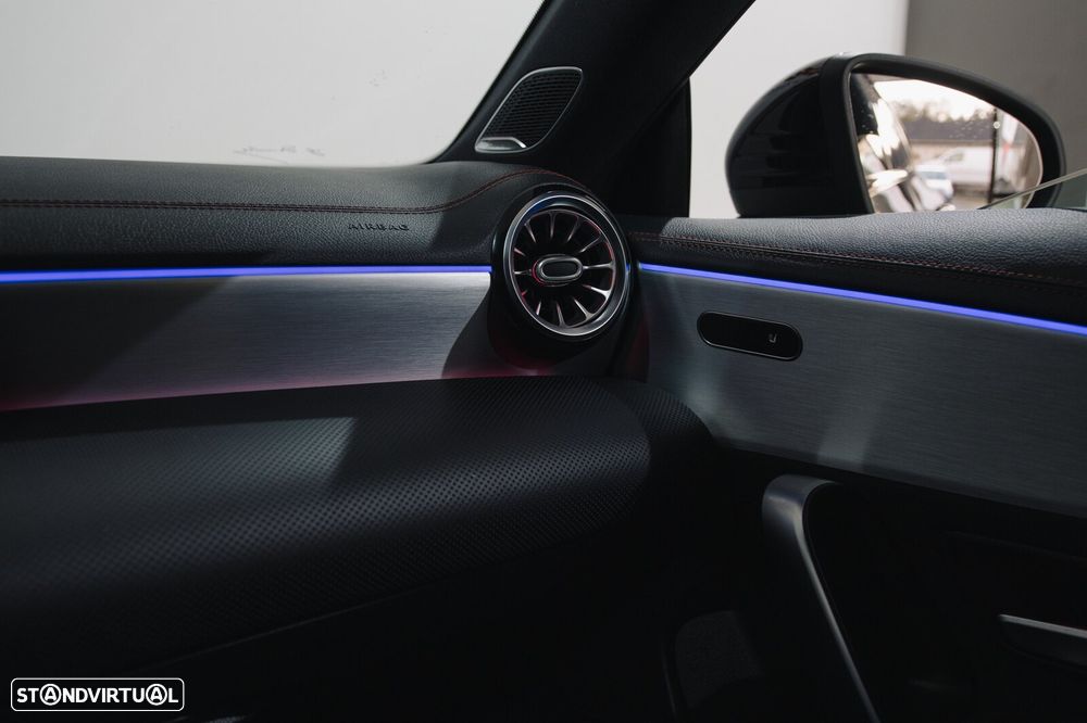 Mercedes-Benz CLA 35 AMG Shooting Brake 4Matic - 12