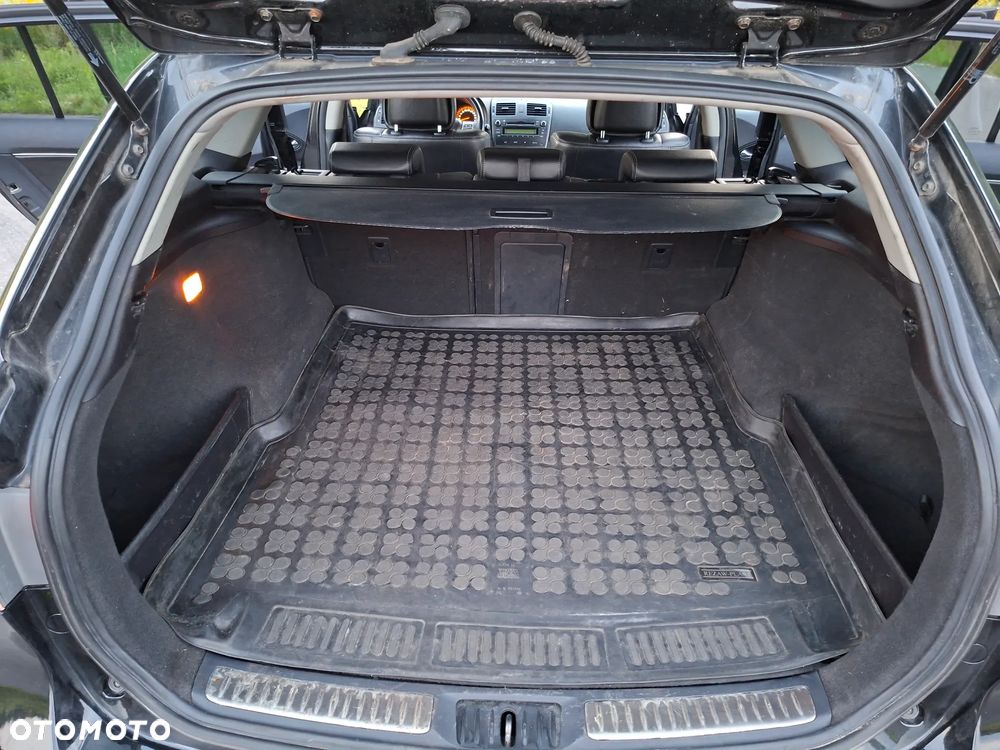 Toyota Avensis 2.0 D-4D Sol - 23