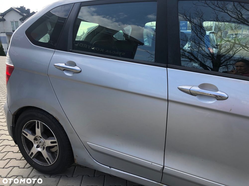 Pas przedni wzmocnienie chłodnice HONDA FR-V 2004 r. 2.0 B - 3