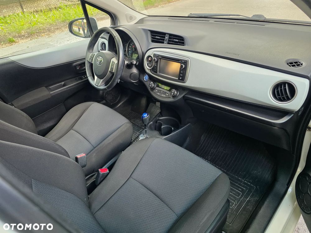 Toyota Yaris Hybrid 100 Premium EU6 - 6