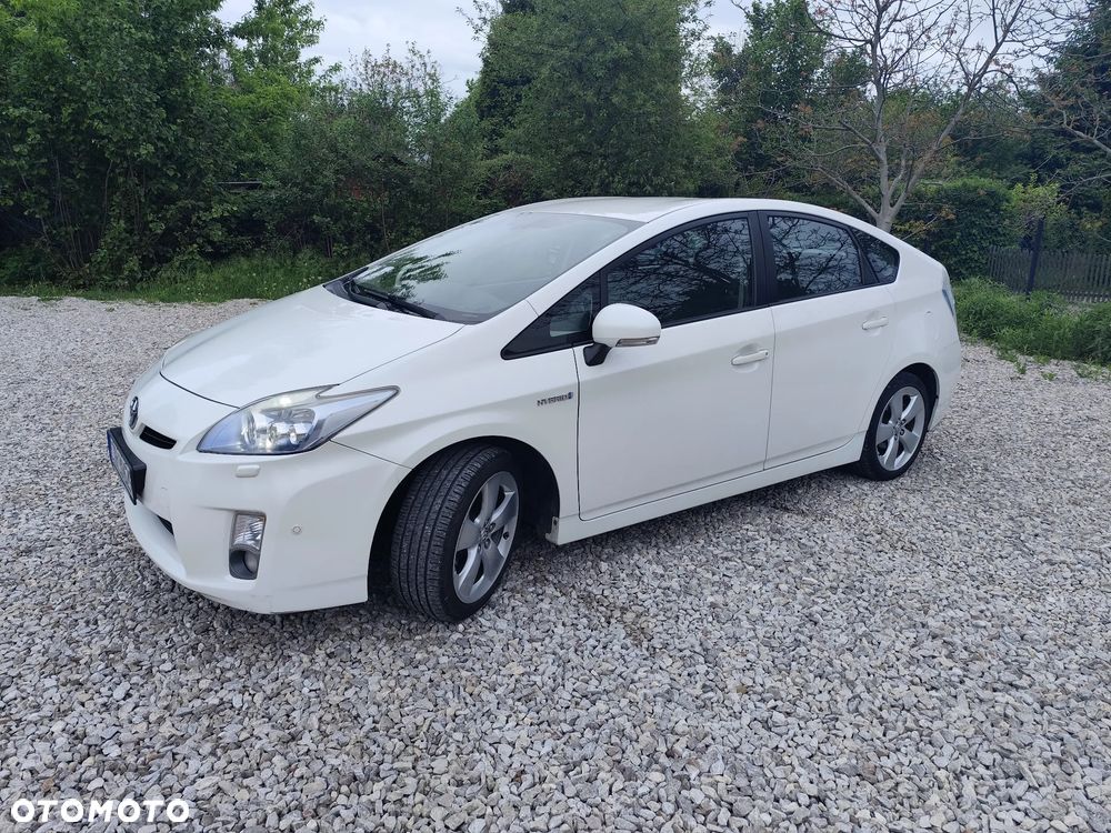 Toyota Prius 1.8 HSD Prestige - 2
