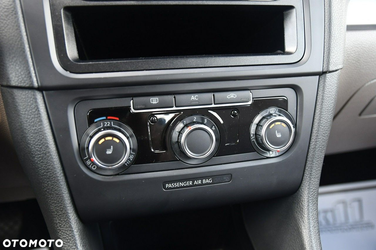 Volkswagen Golf - 23