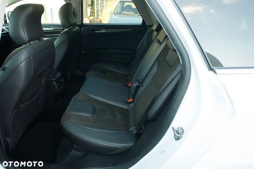 Ford Mondeo 2.0 EcoBlue Titanium - 21